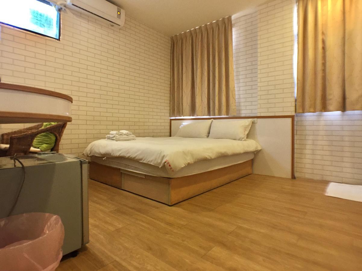 Funja Colorful Hotel Taichung Dış mekan fotoğraf